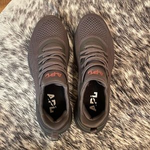 APL Techloom Tracer Knit Running Shoes Asteroid/I size 7.5 men’s/women size 9